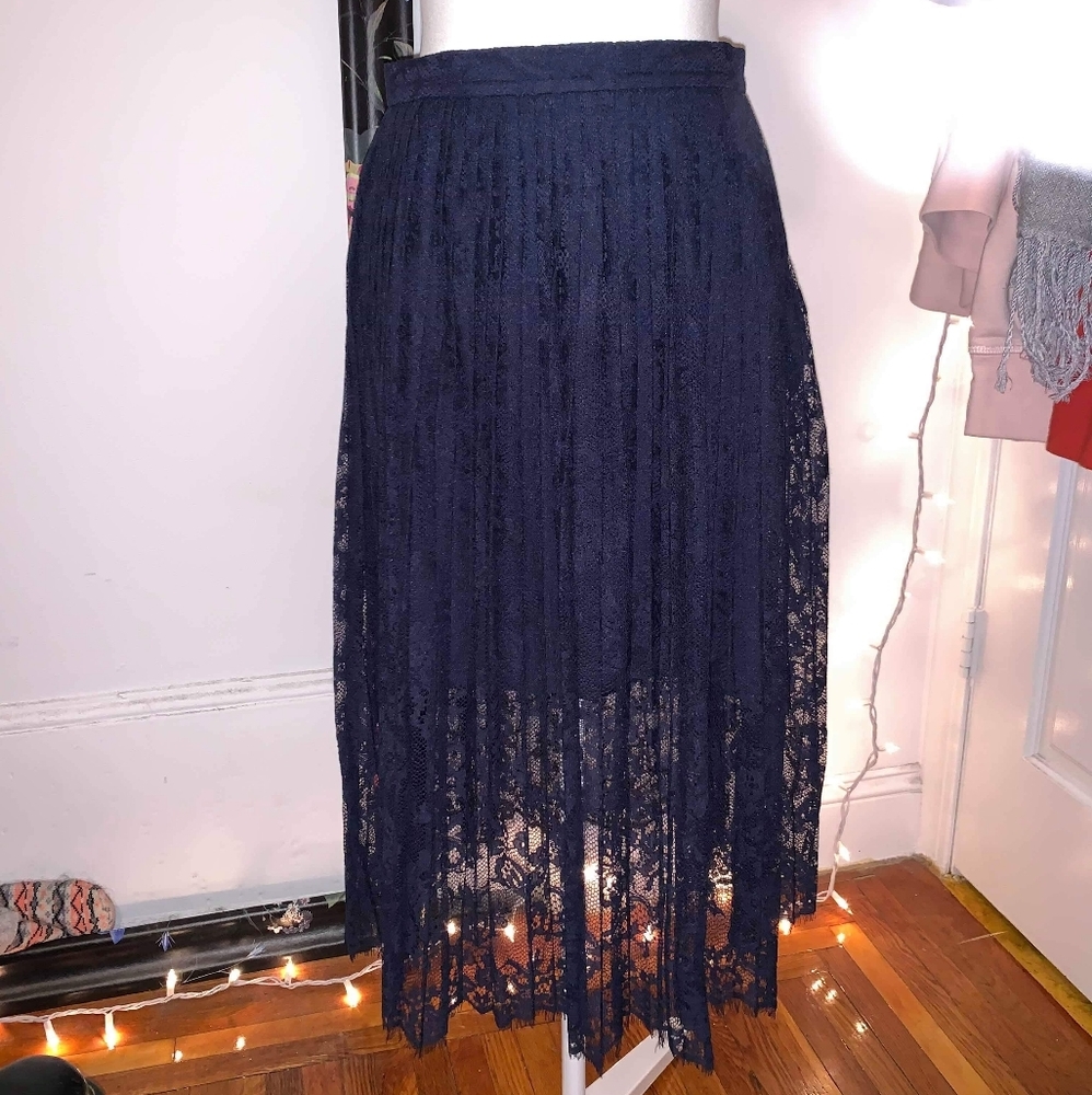 Pleated Lace Midi Skirt with Lining
